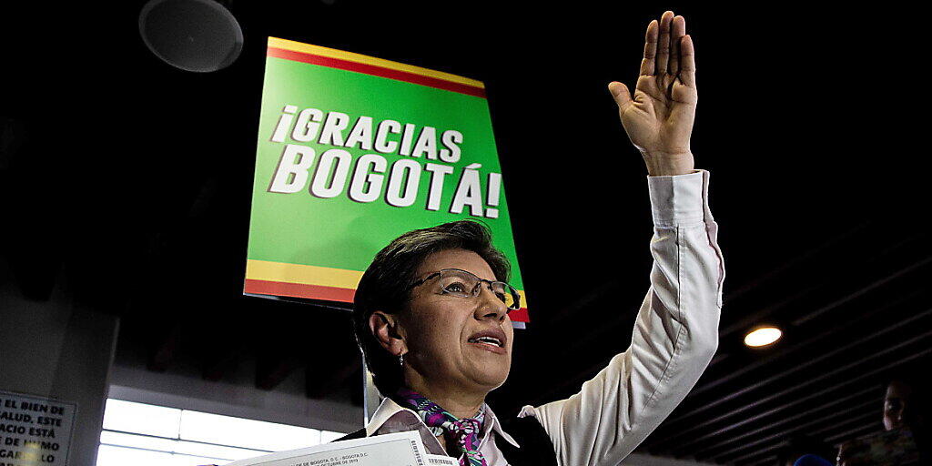 In der Hauptstadt Kolumbiens, Bogotá, wurde mit Claudia López am Sonntag (Ortszeit) erstmals eine Frau zur Bürgermeisterin gewählt. In der Hauptstadt Kolumbiens, Bogotá, wurde mit Claudia López am Sonntag (Ortszeit) erstmals eine Frau zur Bürgermeisterin gewählt.
