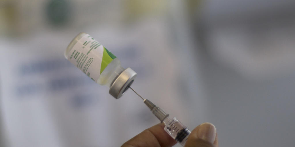 Spritze mit Impfstoff: In den USA kündigt eine Gesundheitsbehörde Tests an Menschen mit einer Impfung gegen das Zika-Virus an. (Symbolbild) Spritze mit Impfstoff: In den USA kündigt eine Gesundheitsbehörde Tests an Menschen mit einer Impfung gegen das Zika-Virus an. (Symbolbild)