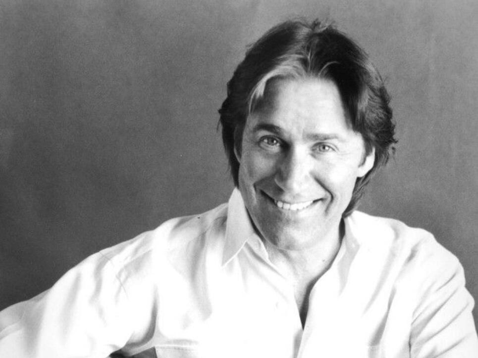 "Same Old Lang Syne" von Dan Fogelberg ist einer von nur vier zeitgenössischen Weihnachtssongs, welche es in die US-Charts geschafft haben. Die anderen sind "The Chipmunk Song" (1958), New Kids on the Block mit "This One's for the Children" (1989) und Mariah Careys "All I Want For Christmas Is You".