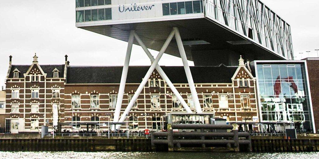 Der Unilever-Konzern will bis 2030 fossile Brennstoffe auf seinen Reinigungsprodukten verbannen. (Archivbild)