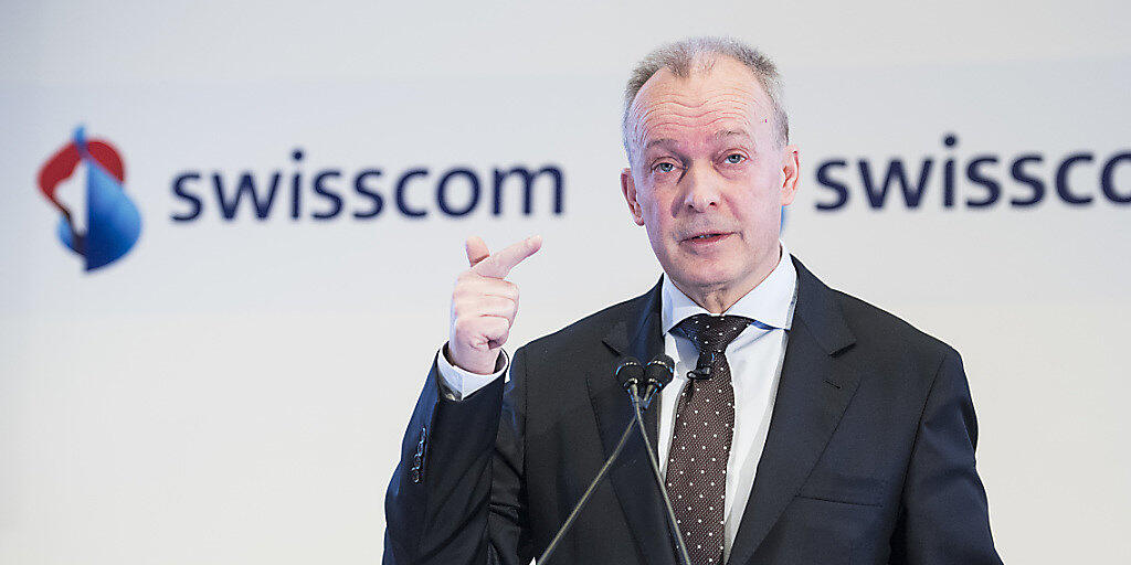 Swisscom-Chef Urs Schäppi bei einem Medienauftritt Anfang 2017. Der Bund als Eigentümer gibt dem Telekommunikationskonzern Ziele zur Verbreitung der Digitalisierung. (Archivbild)
