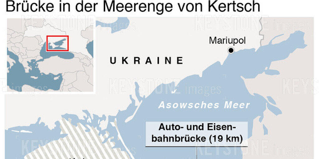 Über die längste Brücke Russlands ist die Krim nun auch mit dem Zug vom russischen Festland aus erreichbar. Über die längste Brücke Russlands ist die Krim nun auch mit dem Zug vom russischen Festland aus erreichbar.