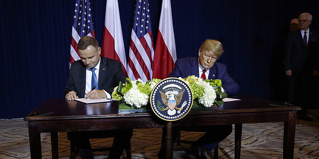 Rande der Uno-Vollversammlung haben US-Präsident Trump und der polnische Präsident Duda ein Abkommen zur Verstärkung der US-Truppen in Polen unterzeichnet.