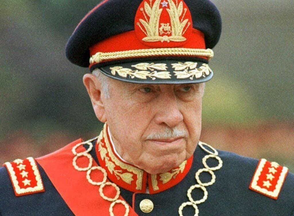 Die Witwe und Kinder des 2006 verstorbenen chilenischen Ex-Diktators Augusto Pinochet erhalten ein Millionen-Vermögen zurück. (Archivbild) Die Witwe und Kinder des 2006 verstorbenen chilenischen Ex-Diktators Augusto Pinochet erhalten ein Millionen-Vermögen zurück. (Archivbild)