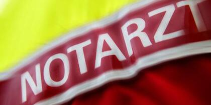 Notarzt Unfall Not Arzt Rettung Notfall 141204