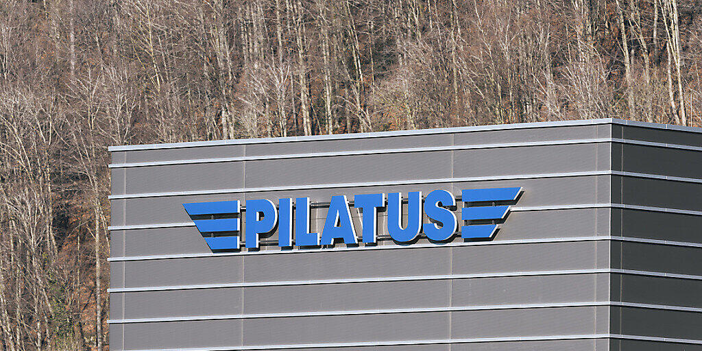 Die Pilatus Flugzeugwerke in Stans. Der Nationalrat stellt sich im Streit um die Flugzeugwartung in Saudi-Arabien und den Vereinigten Arabischen Emiraten auf die Seite des Unternehmens.