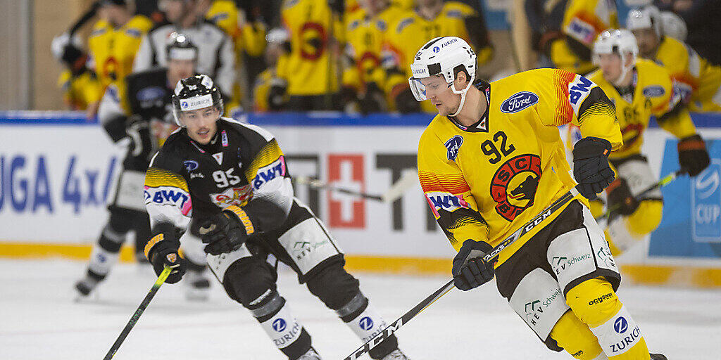 Der SC Bern (hier mit Gaëtan Haas am Puck) beendete die beeindruckende Siegesserie des HC Ajoie im Schweizer Cup