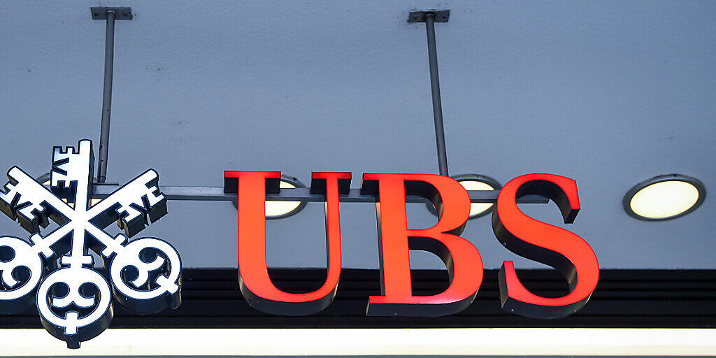 Die Aktien der UBS sind am Mittwoch unter die Marke von 10 Franken gefallen. Damit notiert das Papier der grössten Schweizer Bank auf dem tiefsten Stand seit sieben Jahren. (Archiv)
