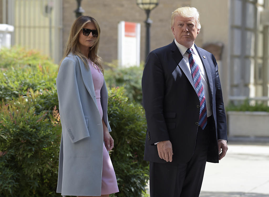 US-Präsident Donald Trump und seine Frau Melania spenden Geld für die Opfer, die vom Hurrikan "Harvey" heimgesucht wurden. (Archivbild) US-Präsident Donald Trump und seine Frau Melania spenden Geld für die Opfer, die vom Hurrikan "Harvey" heimgesucht wurden. (Archivbild)