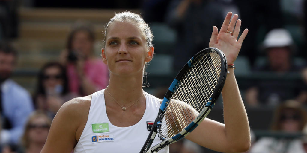 Karolina Pliskova winkt ins Publikum Karolina Pliskova winkt ins Publikum