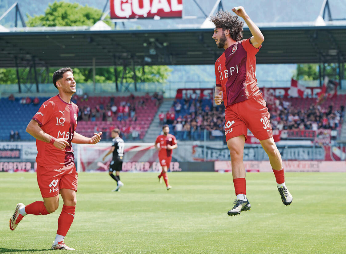 Dantas Fernandes (r.) konnte in zehn Spielen ein Tor beisteuern.
