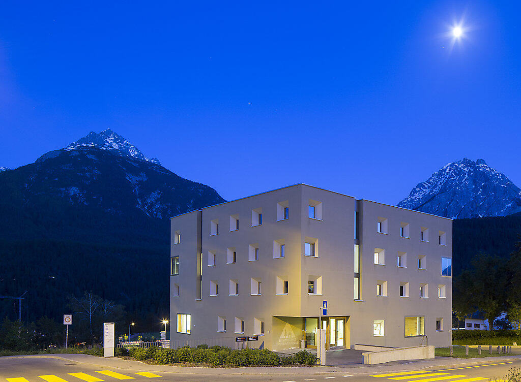 Der schwächere Franken führt bei den Jugendherbergen zu mehr Buchungen aus Europa (im Bild Jugendherberge Scuol GR).