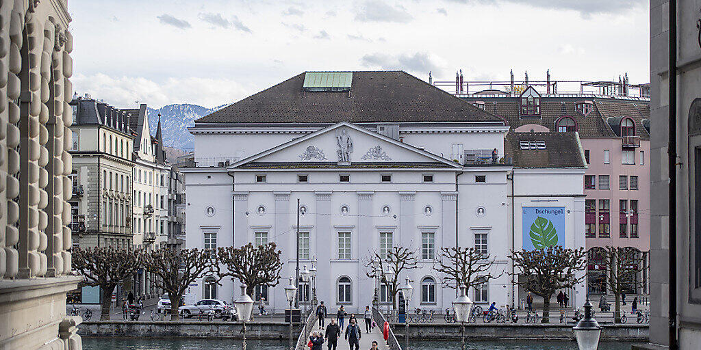 Die Nordfassade des Luzerner Theaters: Die Um- und Neubaupläne stossen bei Denkmal- und Heimatschutz auf Ablehnung. (Archivbild)