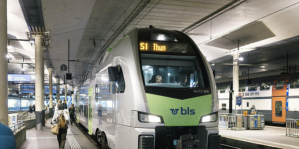 Wegen einer generellen Stellwerkstörung fielen auf den BLS-Linien von Bern nach Biel und Neuenburg teilweise Züge aus oder verkehrten verspätet. (Archivbild)