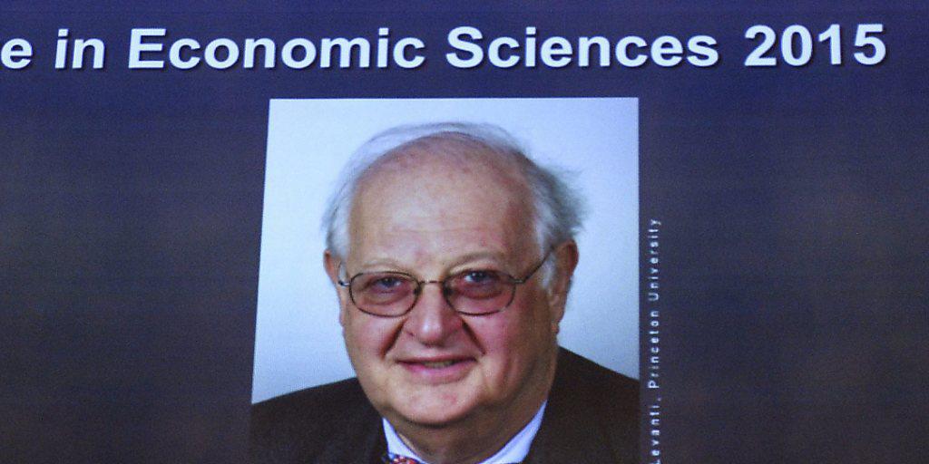 Freut sich darauf, den Nobelpreis für Wirtschaft für seine Forschungen zu Konsum, Armut und Wohlfahrt im Dezember entgegen nehmen zu dürfen: Der britisch-amerikanische Ökonom Angus Deaton.