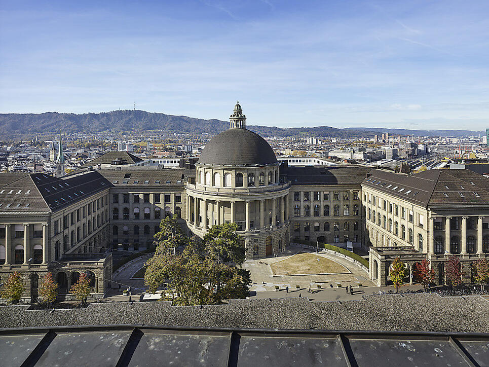 Das Hauptgebäude der ETH Zürich: Die Schweizer Vorzeige-Uni erhält im QS-Hochschulranking ihren Spitzenplatz im internationalen Universitätswettbewerb bestätigt. (Archivbild)