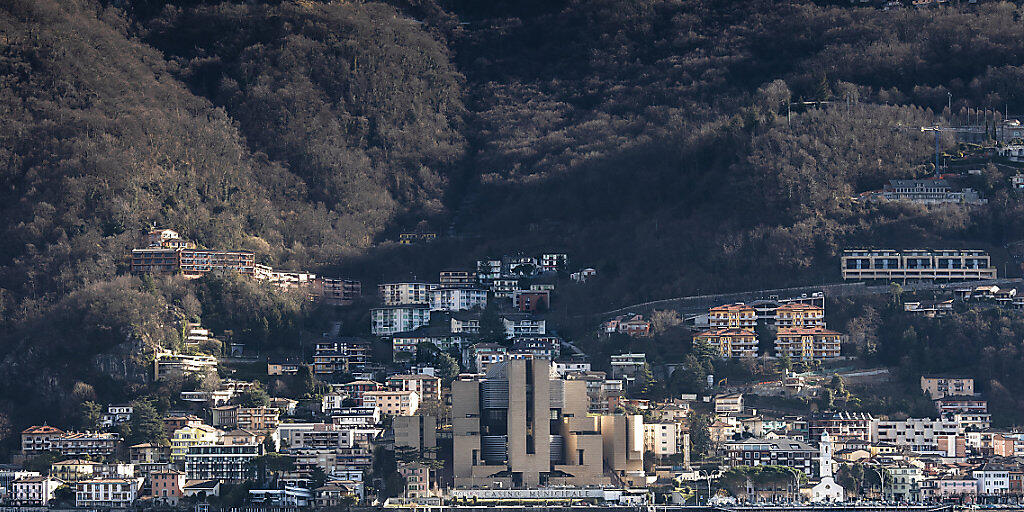 Das Spielkasino dominiert das Ortsbild von Campione.