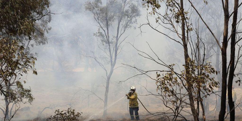 Trotz der gewaltigen Mengen an CO2, welche die jüngsten Buschbrände in Australien freigesetzt haben, rechnet die Regierung damit, ihre Klimaziele zu erreichen. (Archivbild) Trotz der gewaltigen Mengen an CO2, welche die jüngsten Buschbrände in Australien freigesetzt haben, rechnet die Regierung damit, ihre Klimaziele zu erreichen. (Archivbild)