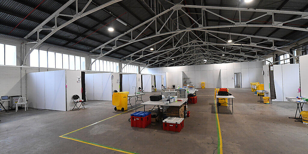 General view of facilities at the St Johns Ambulance Victoria pop up Hospital at the Melbourne Showgrounds in Melbourne, Tuesday, July 7, 2020. St Johns Ambulance Victoria has setup a treatment facility at the Melbourne Showgrounds in anticipation of an increase in coronavirus cases following a spike in cases throughout Melbourne. (AAP Image/James Ross) NO ARCHIVING