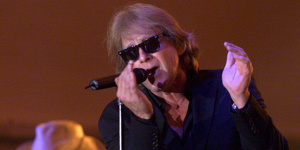Eddie Money bei einem Auftritt im Jahr 2004 in Iowa. Am Freitag starb der US-Sänger im Alter von 70 Jahren an den Folgen einer Krebserkrankung. Eddie Money bei einem Auftritt im Jahr 2004 in Iowa. Am Freitag starb der US-Sänger im Alter von 70 Jahren an den Folgen einer Krebserkrankung.
