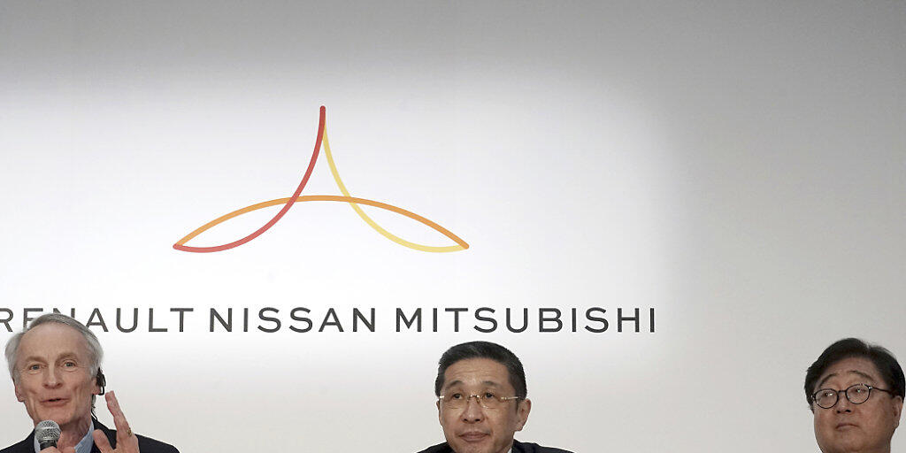 Die französisch-japanische Autoallianz aus Renault, Nissan und Mitsubishi wird nach dem Abgang von Carlos Ghosn von einem Vorstandsgremium mit Renault-Präsident Jean-Dominique Senard (links), Nissan-Chef Hiroto Saikawa (Mitte) und Mitsubishi Motors-Chef Osamu Masuko geführt.