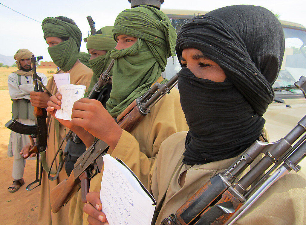 Dem Uno-Kinderhilfswerk Unicef zufolge gehörten derzeit etwa 19'000 Kinder bewaffneten Gruppen im Südsudan an. (Symbolbild) Dem Uno-Kinderhilfswerk Unicef zufolge gehörten derzeit etwa 19'000 Kinder bewaffneten Gruppen im Südsudan an. (Symbolbild)