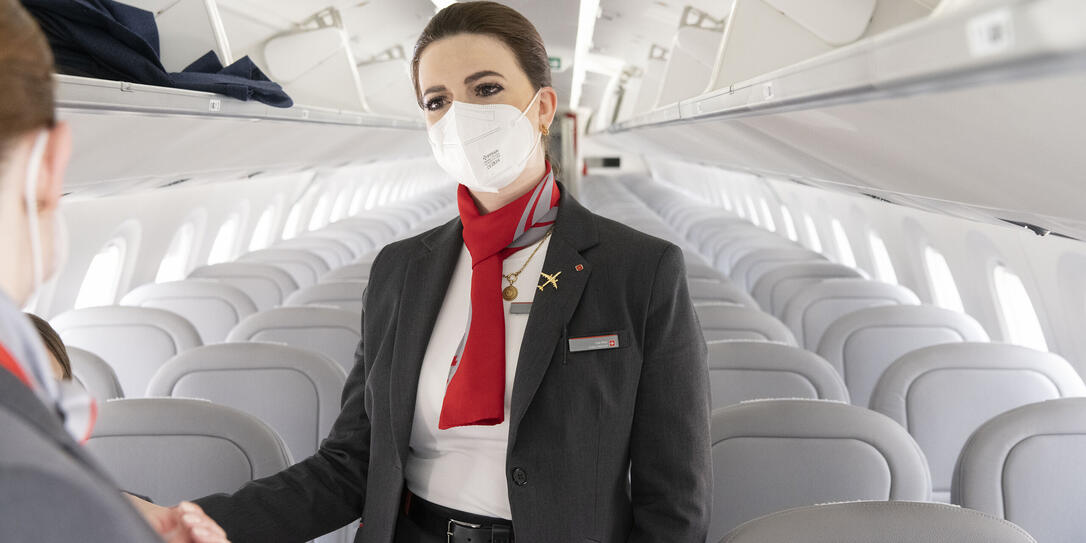 HELVETIC, HELVETIC AIRWAYS, AIRLINE, FLUGZEUGGESELLSCHAFT, LUFTFAHRTGESELLSCHAFT, LUFTFAHRTUNTERNHEMEN, FLUGWESEN, FLUGVERKEHR, LUFTVERKEHR, FLIEGER, FLUGBETRIEB, FLUGANBIETER, FLUG, CREW, CABIN CREW, FLUGBESATZUNG, FLIGHT ATTENDANT, FLUGBEGLEITUNG, FLUGBE