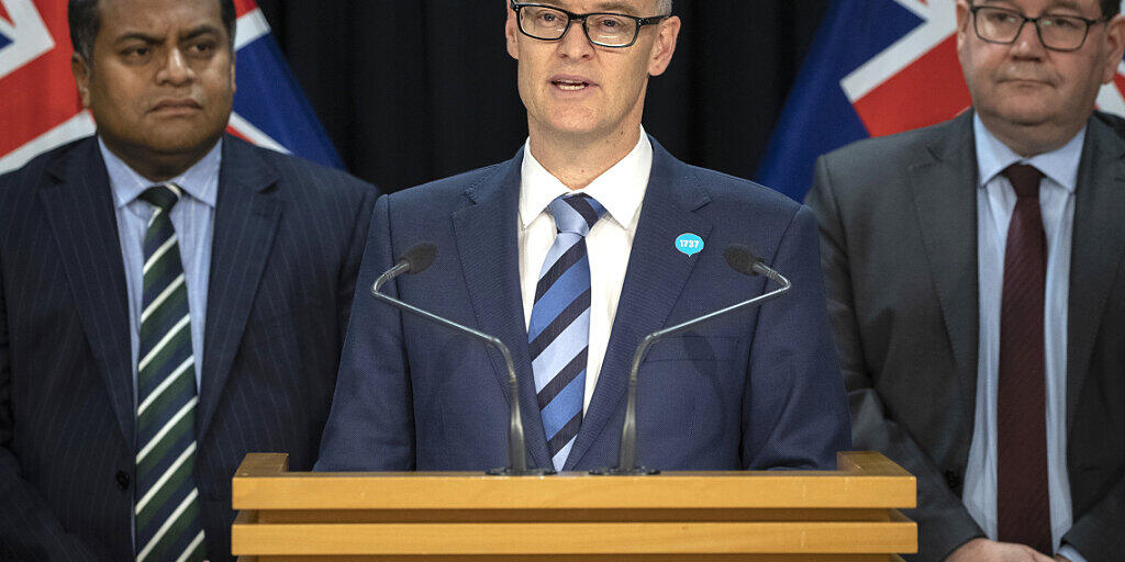 HANDOUT - Nach einer Serie von Fehltritten im Zusammenhang mit den Corona-Regeln hat der neuseeländische Gesundheitsminister David Clark seinen Rücktritt erklärt. Foto: Mark Mitchell/New Zealand Herald/AP/dpa - ACHTUNG: Nur zur redaktionellen Verwendung im Zusammenhang mit der aktuellen Berichterstattung und nur mit vollständiger Nennung des vorstehenden Credits HANDOUT - Nach einer Serie von Fehltritten im Zusammenhang mit den Corona-Regeln hat der neuseeländische Gesundheitsminister David Clark seinen Rücktritt erklärt. Foto: Mark Mitchell/New Zealand Herald/AP/dpa - ACHTUNG: Nur zur redaktionellen Verwendung im Zusammenhang mit der aktuellen Berichterstattung und nur mit vollständiger Nennung des vorstehenden Credits