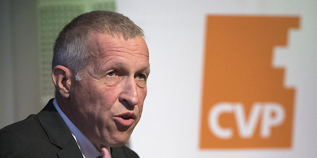 Konrad Graber, Ständerat (LU), spricht zur Reform der Altersvorsorge 2020 an der Delegiertenversammlung der CVP vom Samstag in Basel. (KEYSTONE/Georgios Kefalas)
