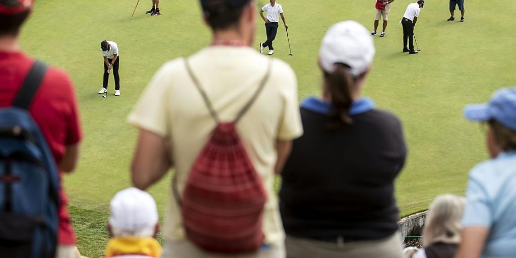 Auf den Schweizer Golfplätzen ist wieder etwas los Auf den Schweizer Golfplätzen ist wieder etwas los