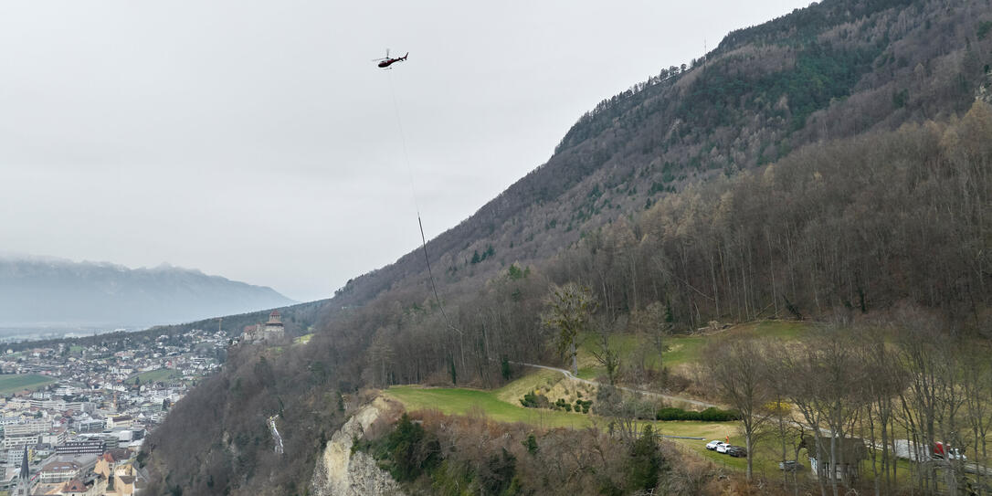 Installation der Fernwärme auf Schloss Vaduz