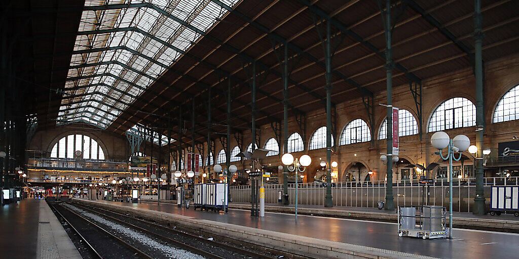 Gähnende Leere in der Pariser Gare du Nord. Gähnende Leere in der Pariser Gare du Nord.