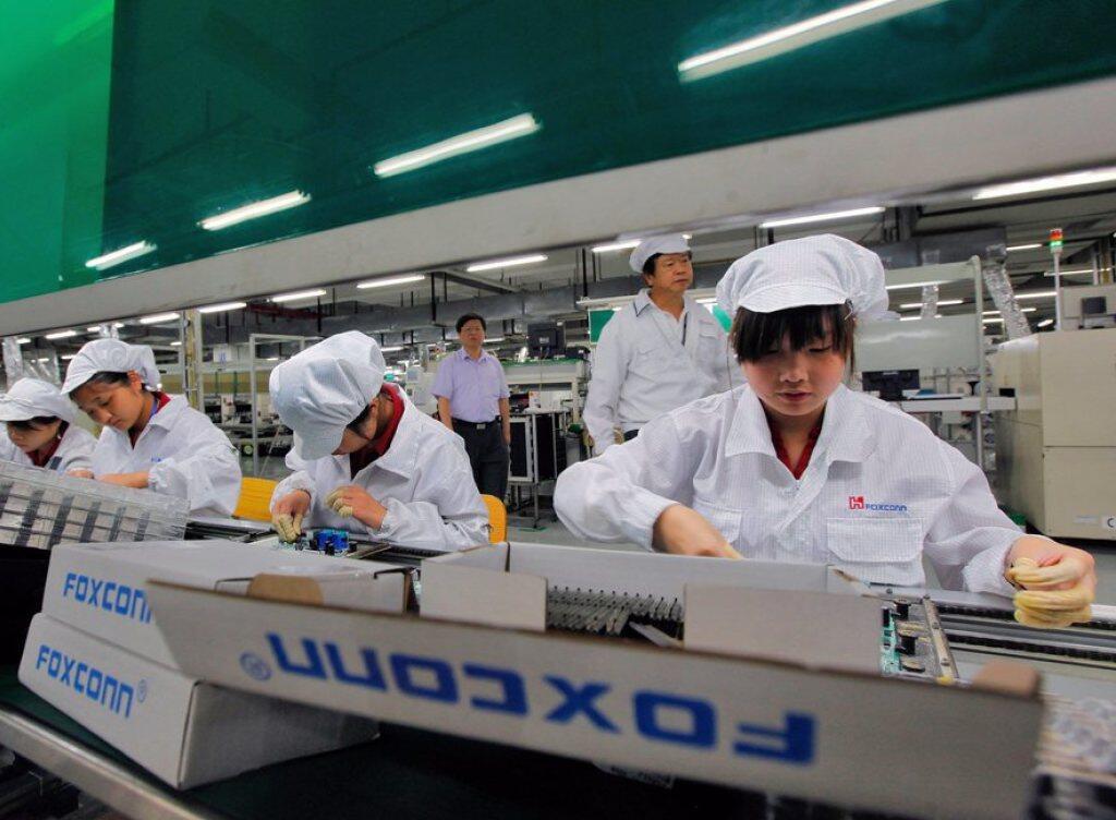 Der Apple-Zulieferer Foxconn steht seit Jahren wegen der teils schlechten Arbeitsbedingungen unter Beschuss. Nun wurde bekannt, dass das chinesische Unternehmen Schülerinnen und Schüler zu lange arbeiten liess. (Archivbild)