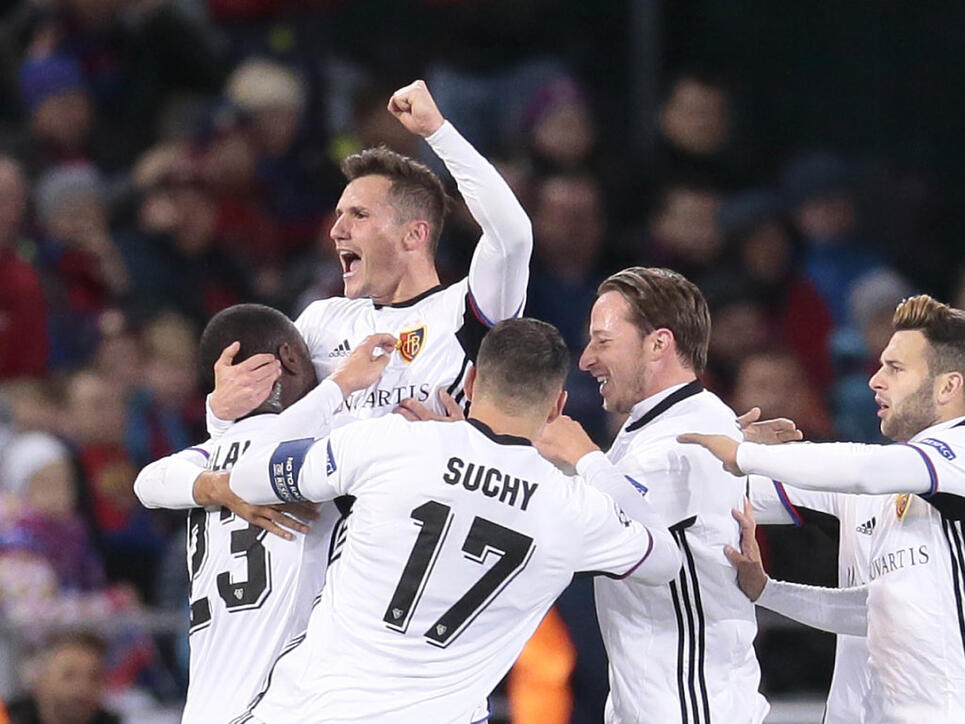 Taulant Xhaka lässt sich feiern: Er traf mit einem schönen Schuss zum 1:0