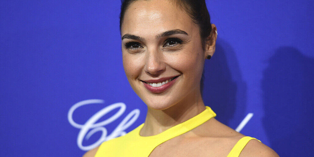 ARCHIV - Die israelische Schauspielerin Gal Gadot kommt 2018 zum Internationalen Filmfestival in Palm Springs. Foto: Jordan Strauss/Invision/AP/dpa