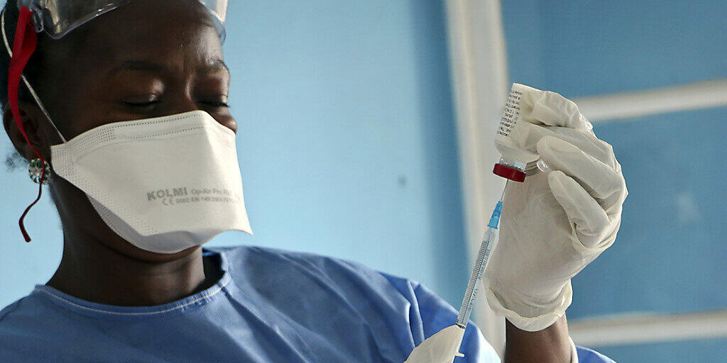 Ruanda hat ein Impfprogramm auf freiwilliger Basis gegen Ebola gestartet - obwohl das Land von der Krankheit derzeit nicht betroffen ist. (Archivbild) Ruanda hat ein Impfprogramm auf freiwilliger Basis gegen Ebola gestartet - obwohl das Land von der Krankheit derzeit nicht betroffen ist. (Archivbild)