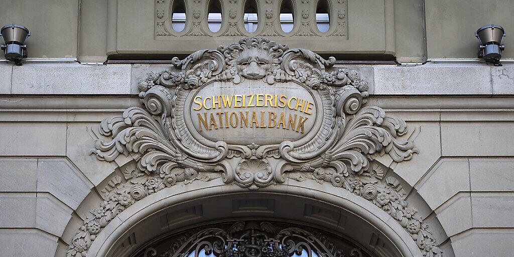 Schweizer Banken haben laut einer Studie in den vergangenen fünf Jahren rund 8 Milliarden Franken an Negativzins an die Nationalbank überwiesen. (Archiv)