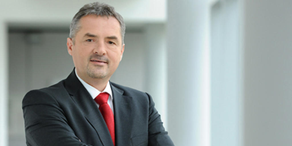 Der ehemalige Siemens-Manager Roland Fischer übernimmt die Konzernleitung des Industriekonzerns OC Oerlikon. Der bisherige Chef, Brice Koch, tritt per sofort zurück. (Bild: Siemens)
