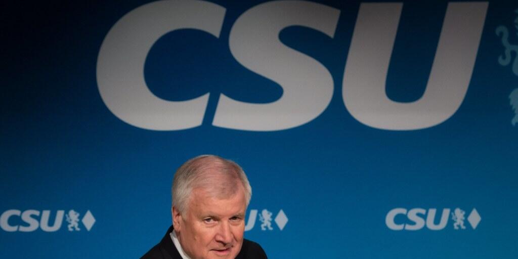 Er will CSU-Chef bleiben, aber das Amt des Ministerpräsidenten in Bayern abgeben: Horst Seehofer. (Archiv)