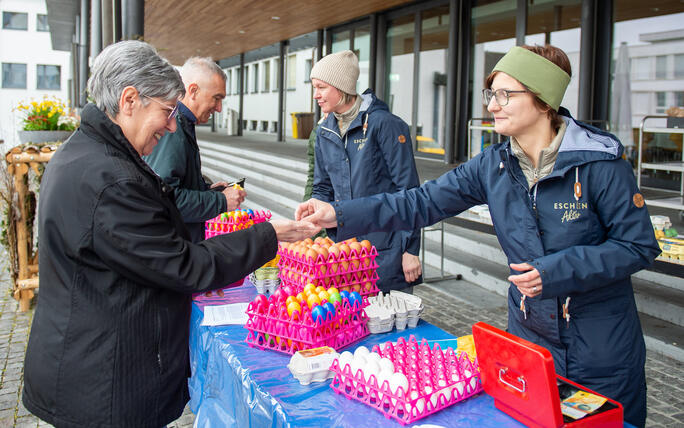 Verkauf von Karfreitags-Eiern in Eschen