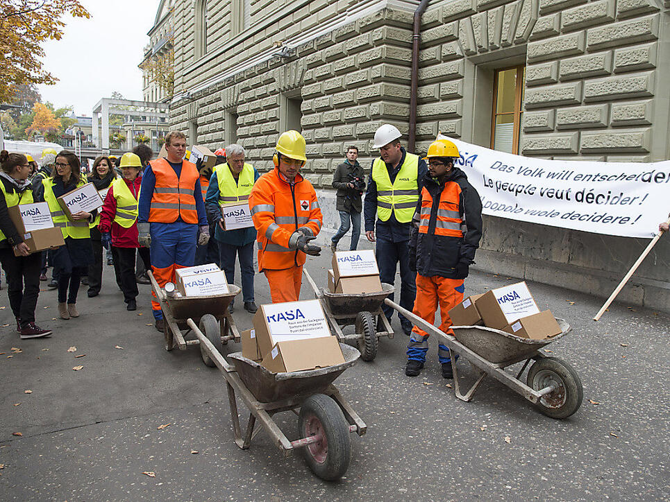 Vor zwei Jahren ist die RASA-Initiative mit 110'000 Unterschriften eingereicht worden. Falls die Initianten diese nicht zurückziehen, kommt das Volksbegehren bald an die Urne. (Archivbild)