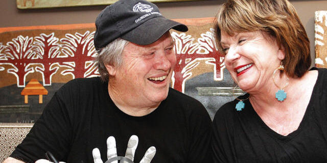 Saxophonist Bobby Keys beim Signieren seiner Autobiographie