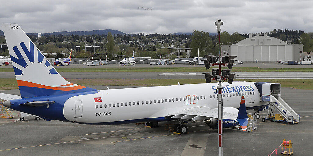 Das Gemeinschaftsunternehmen Sunexpress von Lufthansa und Turkish Airlines stellt nach dem Corona-Einbruch den Flugbetrieb ihrer deutschen Tochter in Kürze ein. Damit wird ein geordneter Liquidationsprozess vorbereitet. (Archivbild) Das Gemeinschaftsunternehmen Sunexpress von Lufthansa und Turkish Airlines stellt nach dem Corona-Einbruch den Flugbetrieb ihrer deutschen Tochter in Kürze ein. Damit wird ein geordneter Liquidationsprozess vorbereitet. (Archivbild)