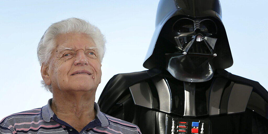 ARCHIV - Der britische Schauspieler David Prowse spielte Darth Vader in der ursprünglichen Star-Wars-Filmtrilogie. Foto: Susanna Saez/EFE/dpa