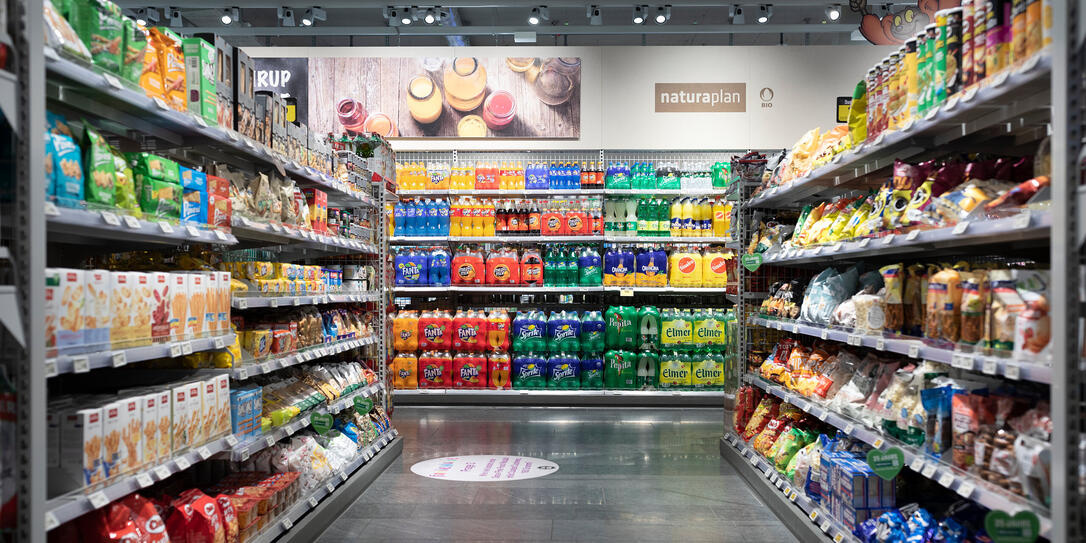 GENOSSENSCHAFT, COOP GENOSSENSCHAFT, DETAILHAENDLER, DETAILHANDELSUNTERNEHMEN, GROSSHANDELSUNTERNEHMEN, SUPERMARKT, SEEWEN MARKT, SEEWEN MARKT CENTER, EINKAUFSZENTRUM, VERKAUF, VERKAUFSSTELLE, COOP GRUPPE, GESCHAEFT, UNTERNEHMEN, LADEN, LEBENSMITTEL, FILIA GENOSSENSCHAFT, COOP GENOSSENSCHAFT, DETAILHAENDLER, DETAILHANDELSUNTERNEHMEN, GROSSHANDELSUNTERNEHMEN, SUPERMARKT, SEEWEN MARKT, SEEWEN MARKT CENTER, EINKAUFSZENTRUM, VERKAUF, VERKAUFSSTELLE, COOP GRUPPE, GESCHAEFT, UNTERNEHMEN, LADEN, LEBENSMITTEL, FILIA
