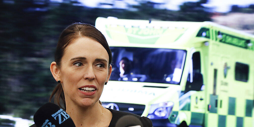 Die Premierministerin Neuseelands Jacinda Ardern will bei der Reform des Waffenrechts in ihrem Land umgehend handeln. Die Premierministerin Neuseelands Jacinda Ardern will bei der Reform des Waffenrechts in ihrem Land umgehend handeln.