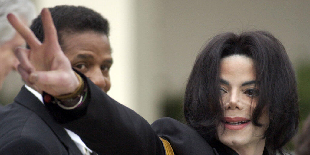 Der SRG-Ombudsmann stützt das Anfang April in der Schweiz ausgestrahlte Themenpaket zu den Missbrauchsvorwürfen an Michael Jackson. Alles in allen sei die Berichterstattung sachgerecht gewesen. (Archivbild)