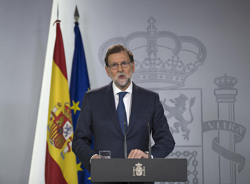 Spaniens Ministerpräsident Mariano Rajoy erklärte, er werde das Referendumsgesetz vor dem Verfassungsgericht anfechten. Die Richter hoben es in einer Dringlichkeitssitzung ohne ihn auf. Spaniens Ministerpräsident Mariano Rajoy erklärte, er werde das Referendumsgesetz vor dem Verfassungsgericht anfechten. Die Richter hoben es in einer Dringlichkeitssitzung ohne ihn auf.