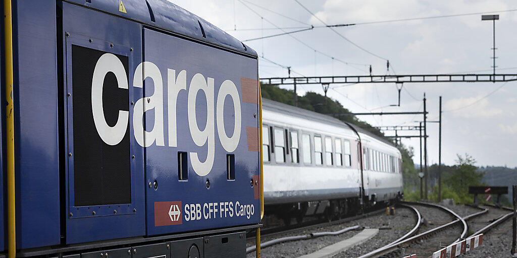 Der Bundesrat will, dass das Güter-Bahnunternehmen SBB Cargo unabhängiger wird gegenüber dem SBB-Konzern. (Themenbild)