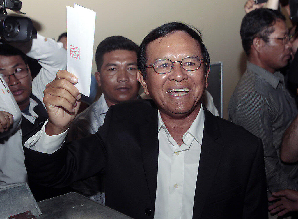 Der Führer der Opposition in Kambodscha, Kem Sokha, ist am Montag überraschend aus einer umstrittenen Haft entlassen worden. (Archivbild)